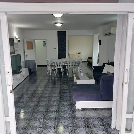 דירה White *