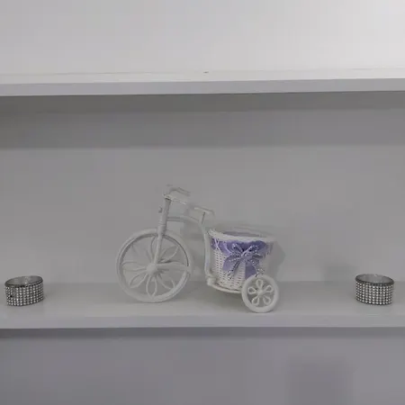 דירה White *
